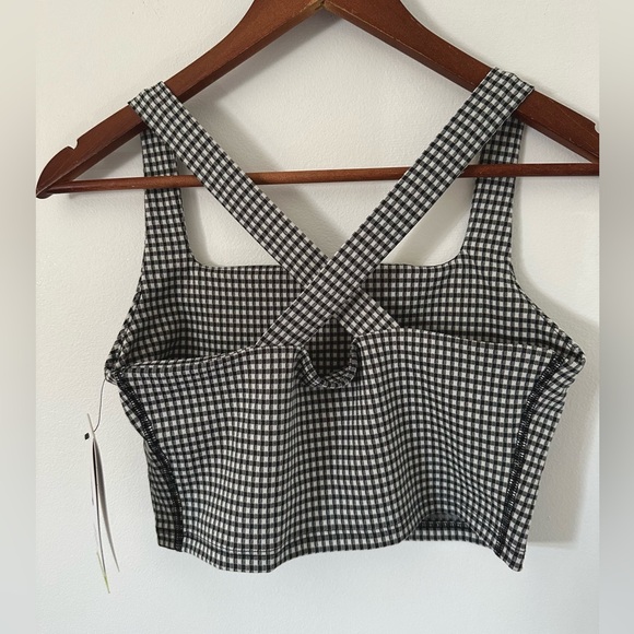 NWT Nike Yoga Women's Black and White Cropped Gingham Tank Sports Bra SIZE M - Picture 4 of 13